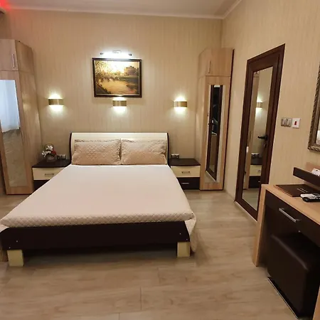 Deluxe Center * Бургас