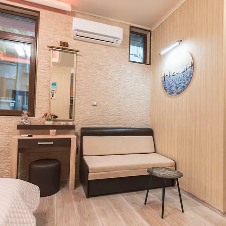 Deluxe Center Бургас