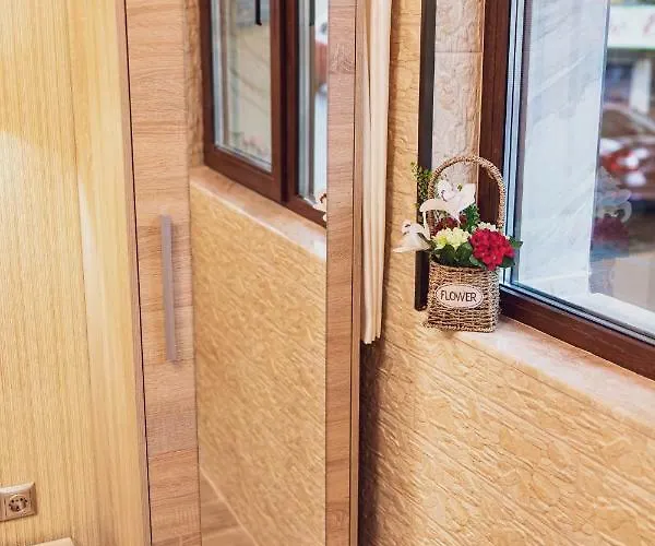 Deluxe Center アパート