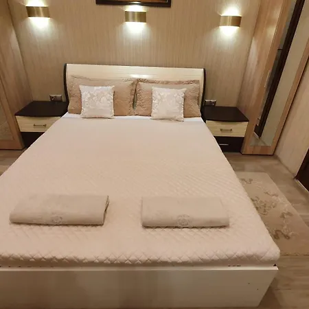 Deluxe Center Apartment